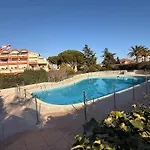 With Garden And Pool Access Антиб