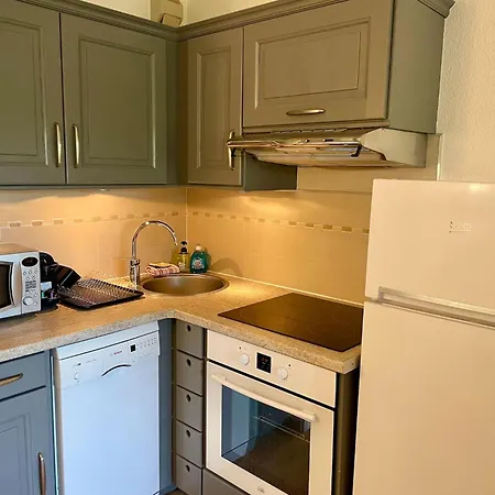 With Garden And Pool Access Дом отдыха *