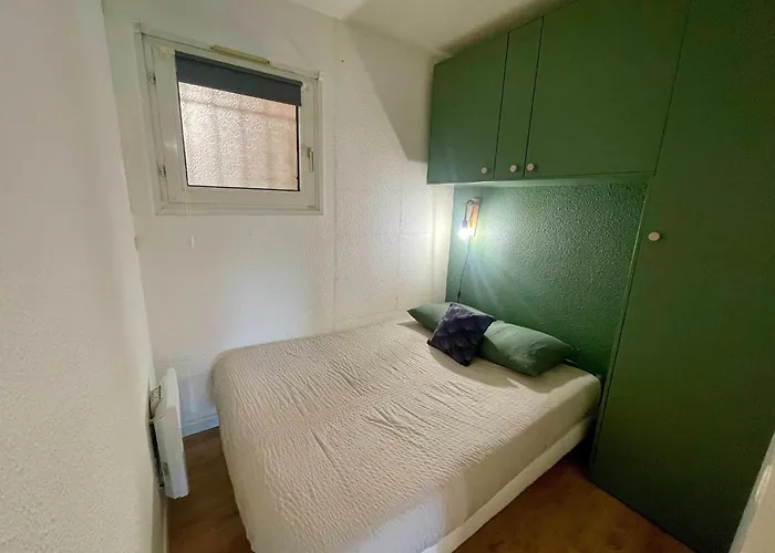 別荘 With Garden And Pool Access