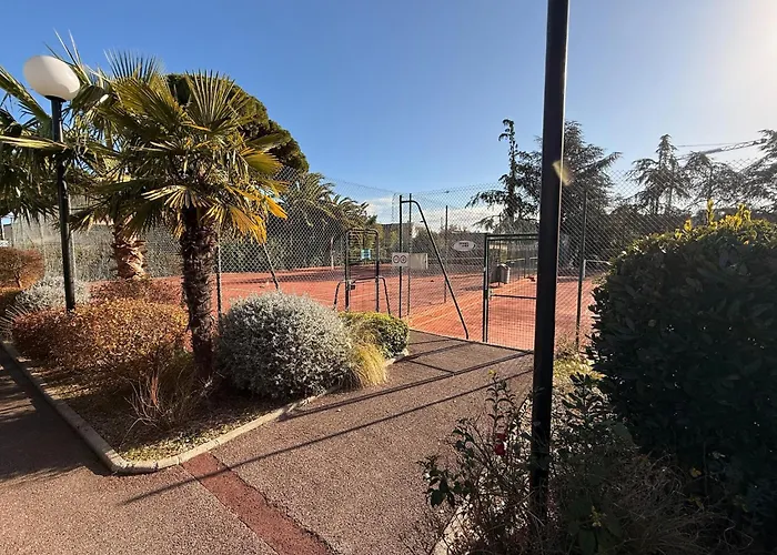 Semesterbostad With Garden And Pool Access Antibes